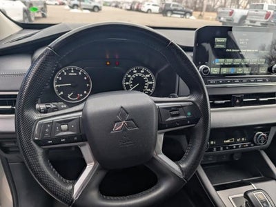 2024 Mitsubishi Outlander SE