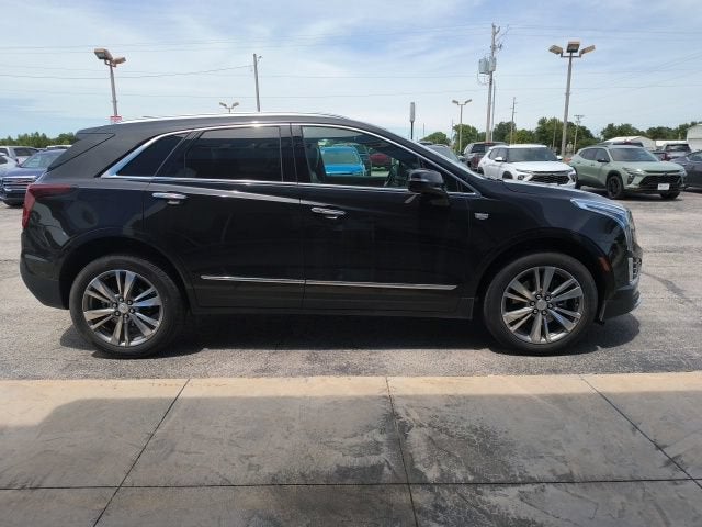 2022 Cadillac XT5 Premium Luxury
