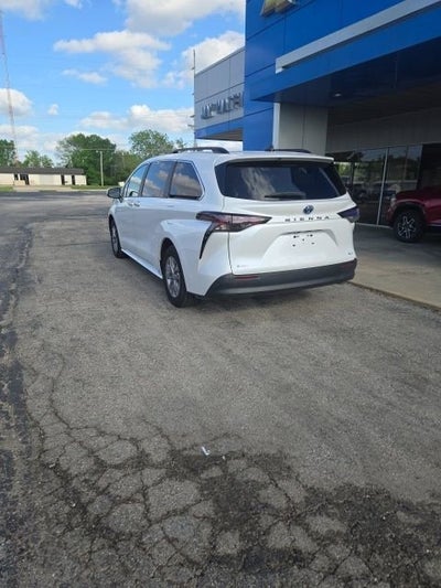 2025 Toyota Sienna XLE