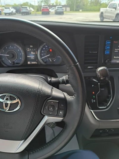 2017 Toyota Sienna XLE 8 Passenger