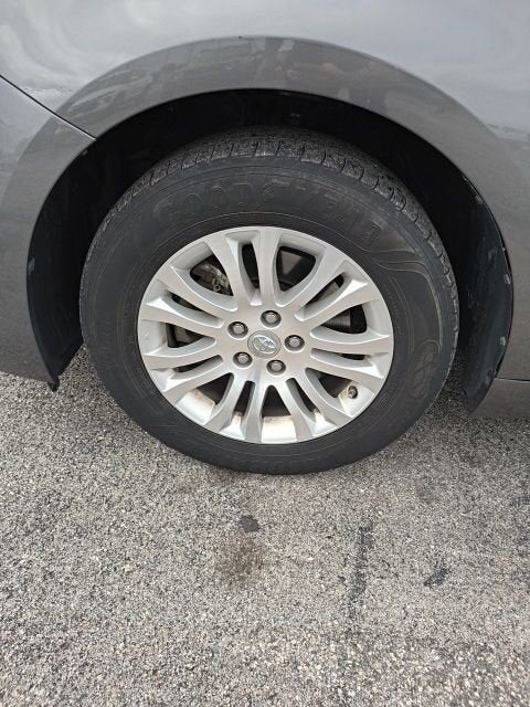 2017 Toyota Sienna XLE 8 Passenger