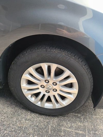 2017 Toyota Sienna XLE 8 Passenger