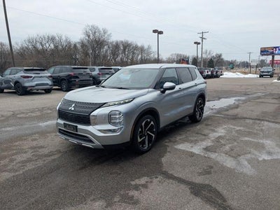 2024 Mitsubishi Outlander SE