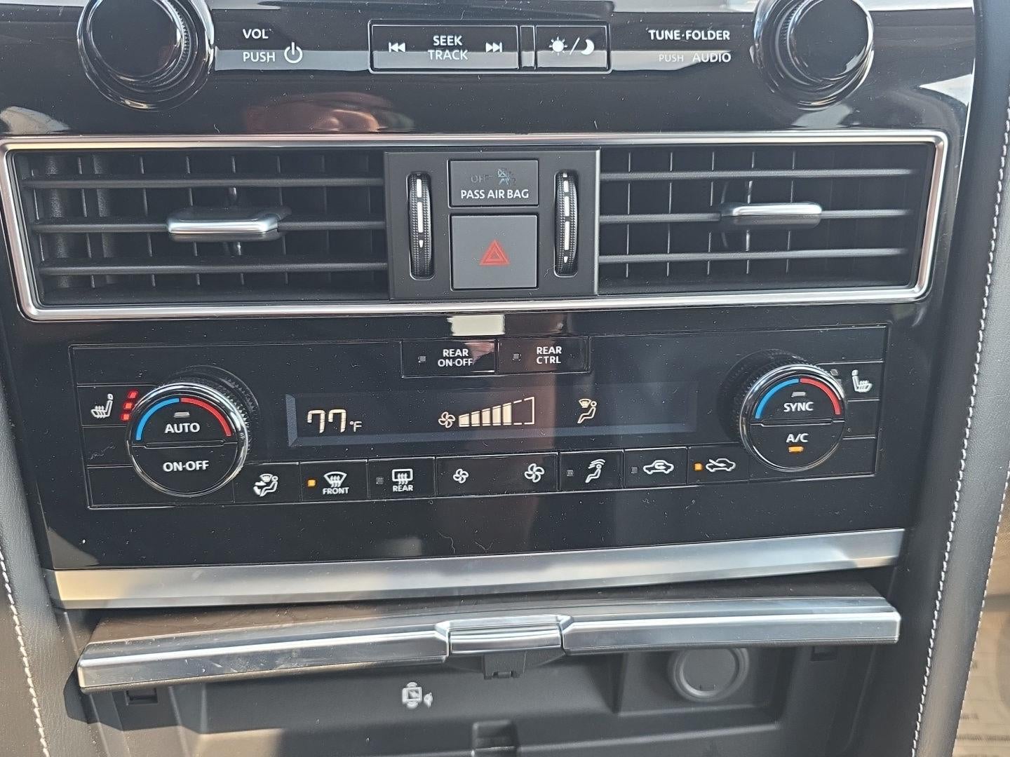 2024 INFINITI QX80 LUXE