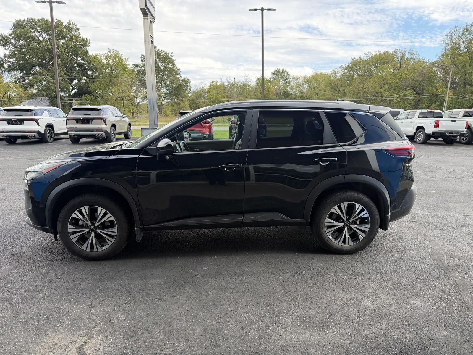 2022 Nissan Rogue SV