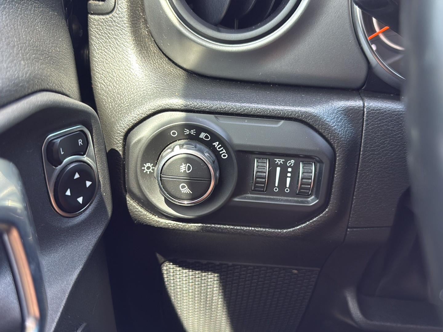 2022 Jeep Gladiator Sport S