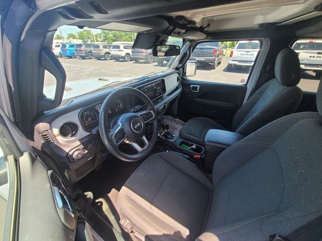 2024 Jeep Wrangler 4-Door Sahara 4x4