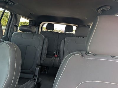 2024 Jeep Grand Cherokee L Laredo 4x4
