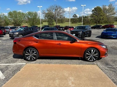 2022 Nissan Altima SR Intelligent AWD