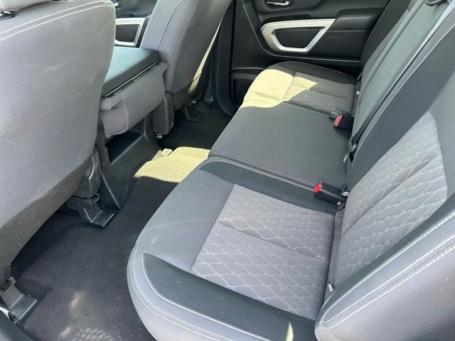 2024 Nissan TITAN Crew Cab SV 4x4