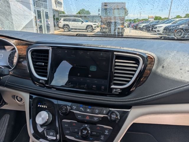 2022 Chrysler Pacifica Limited