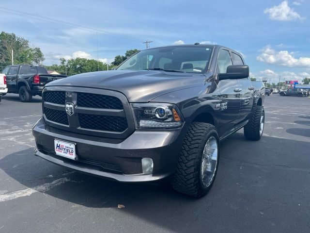 2017 RAM 1500 Express Crew Cab 4x4 5'7' Box