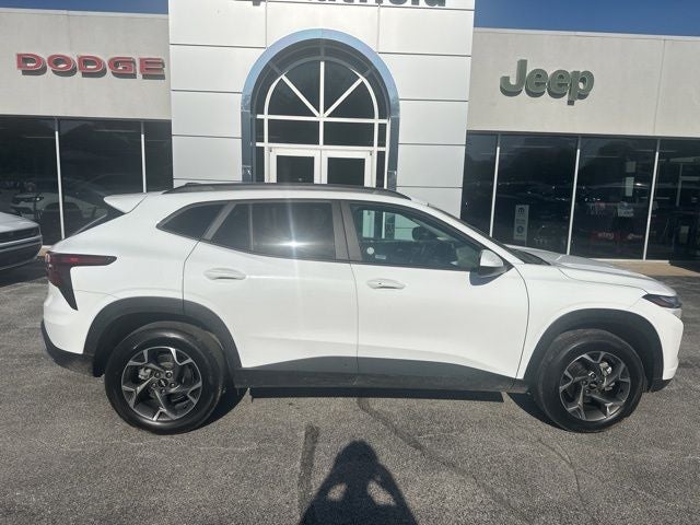 2025 Chevrolet Trax FWD LT